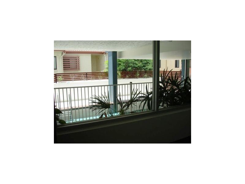 16 Grosvenor Rd, Indooroopilly QLD 4068