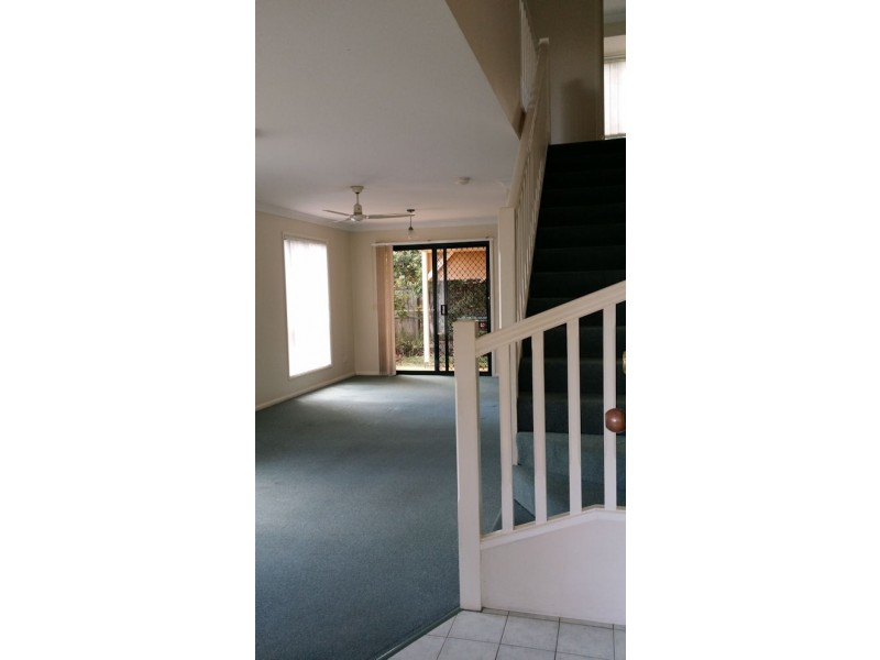 90 Oakleaf Street, Eight Mile Plains QLD 4113