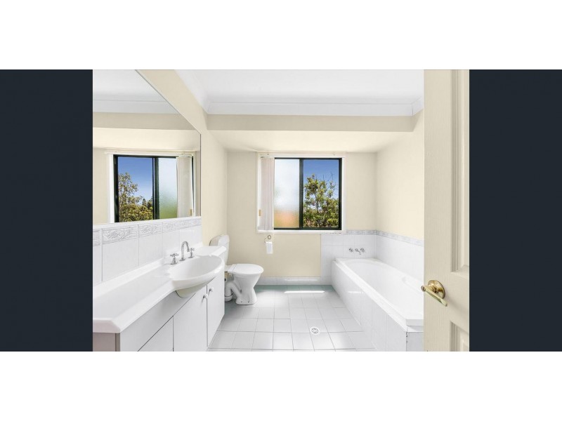 90 Oakleaf Street, Eight Mile Plains QLD 4113