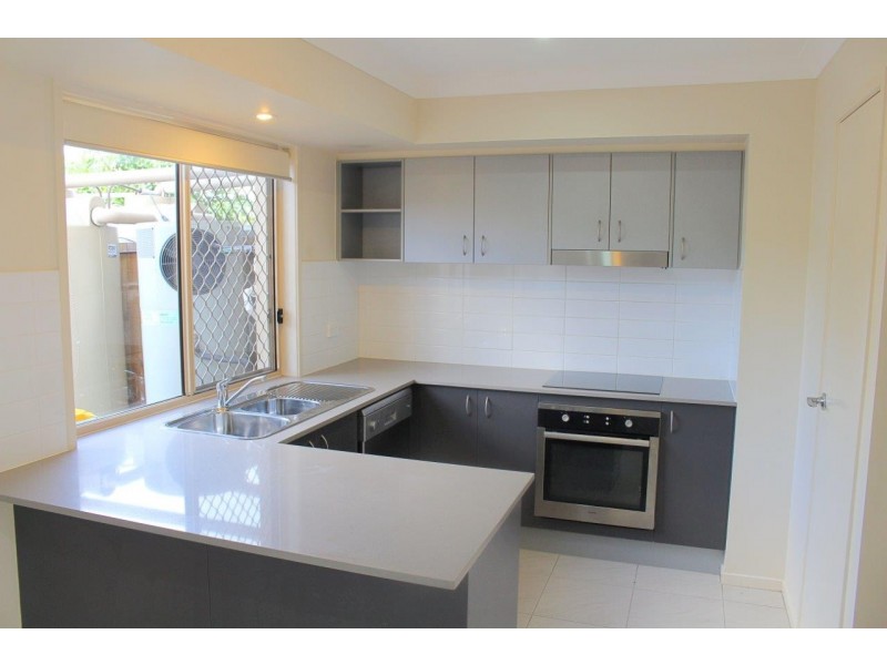 SLUG/582 Manly Road, Wakerley QLD 4154