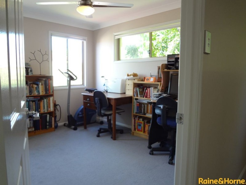 10 Chapman Place, Oxley QLD 4075