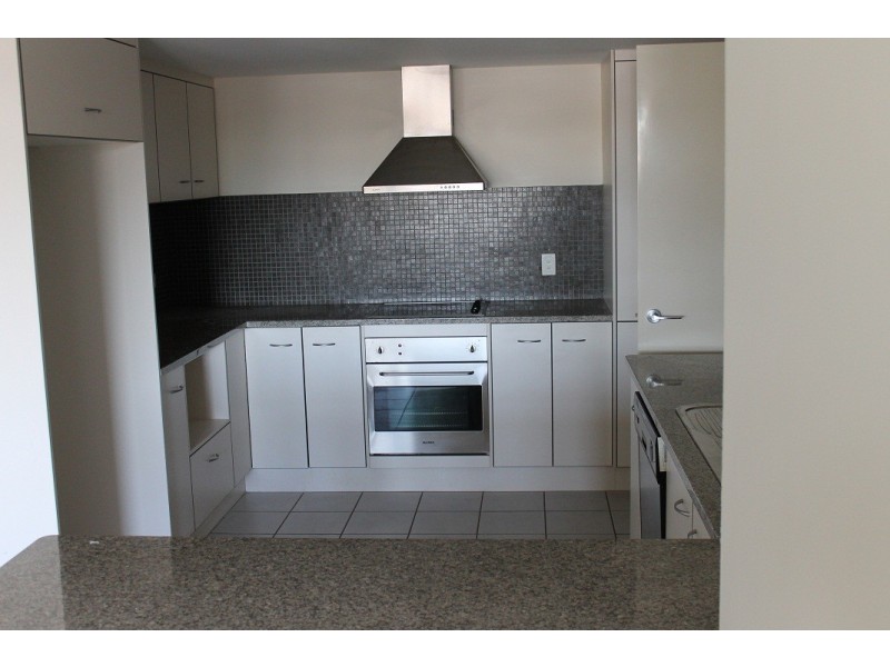 32p Middle Street, Cleveland QLD 4163