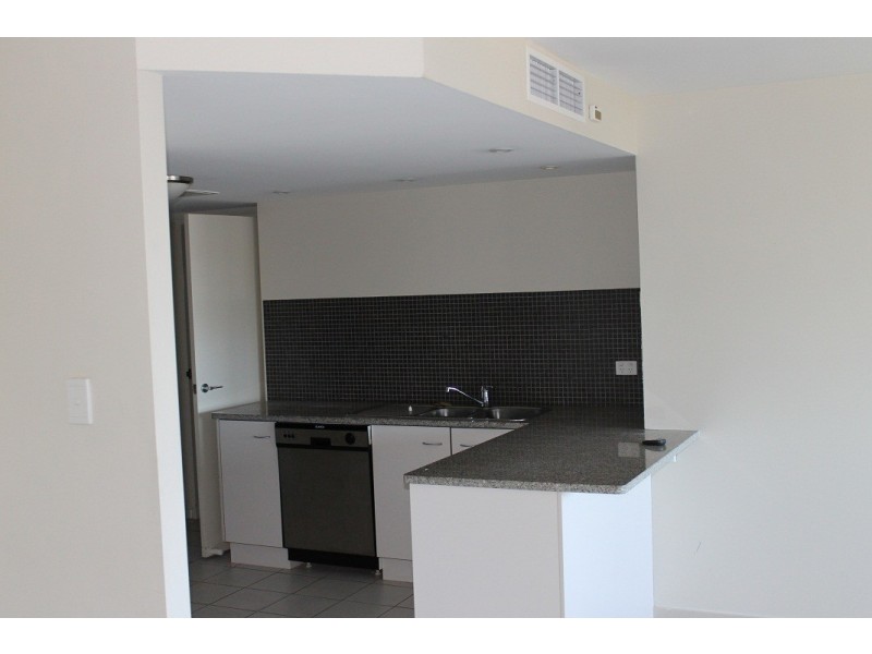 32p Middle Street, Cleveland QLD 4163