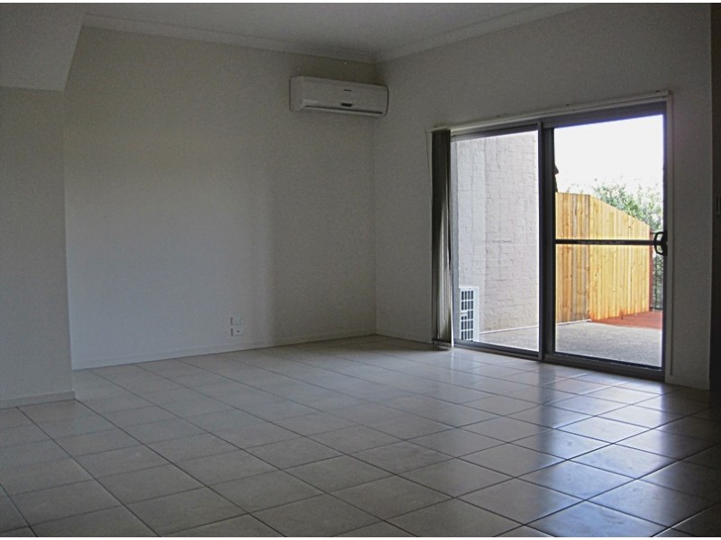 2 Toohey, Pacific Pines QLD 4211