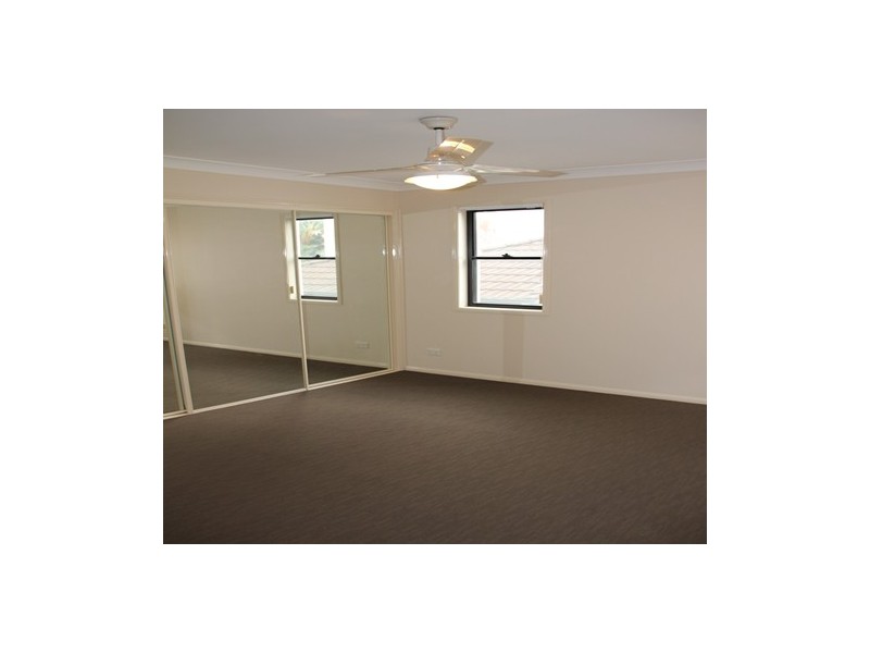 16 Violet Close, Eight Mile Plains QLD 4113