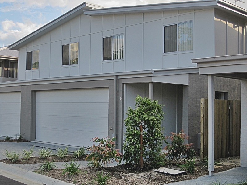 2 Toohey Street, Pacific Pines QLD 4211