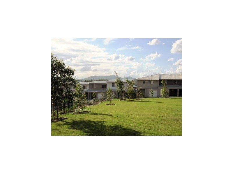 2 Toohey Street, Pacific Pines QLD 4211