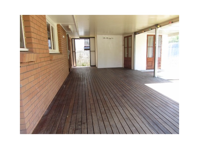 3 Cromarty, Kenmore QLD 4069