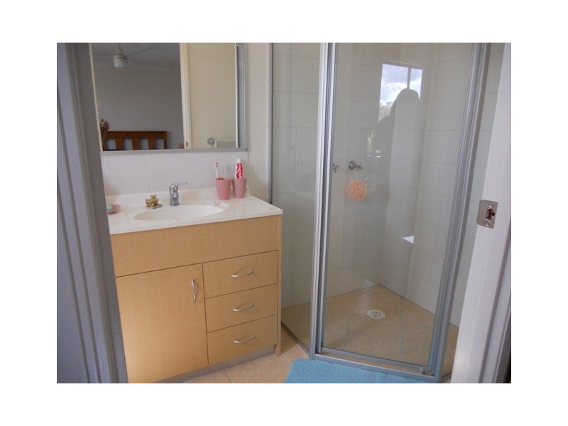 18 Loganlea Road, Waterford West QLD 4133