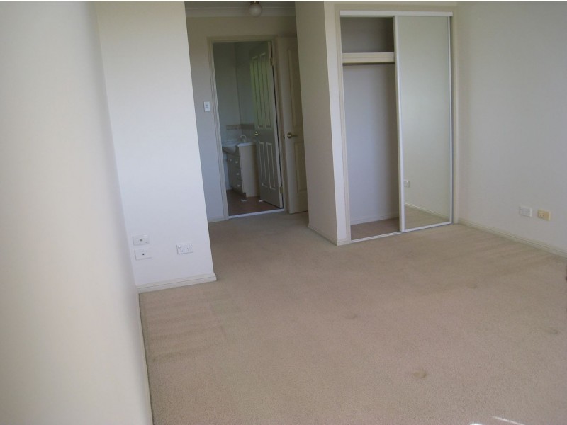 90 Oakleaf Street, Eight Mile Plains QLD 4113