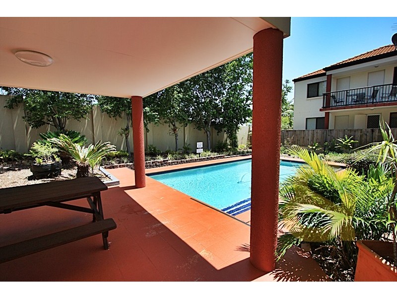15 Dansie Street, Greenslopes QLD 4120