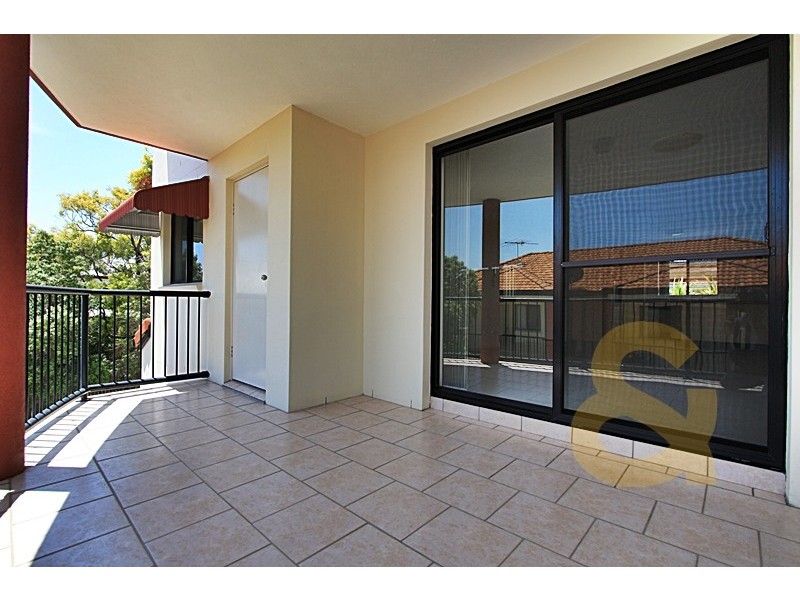 15 Dansie Street, Greenslopes QLD 4120