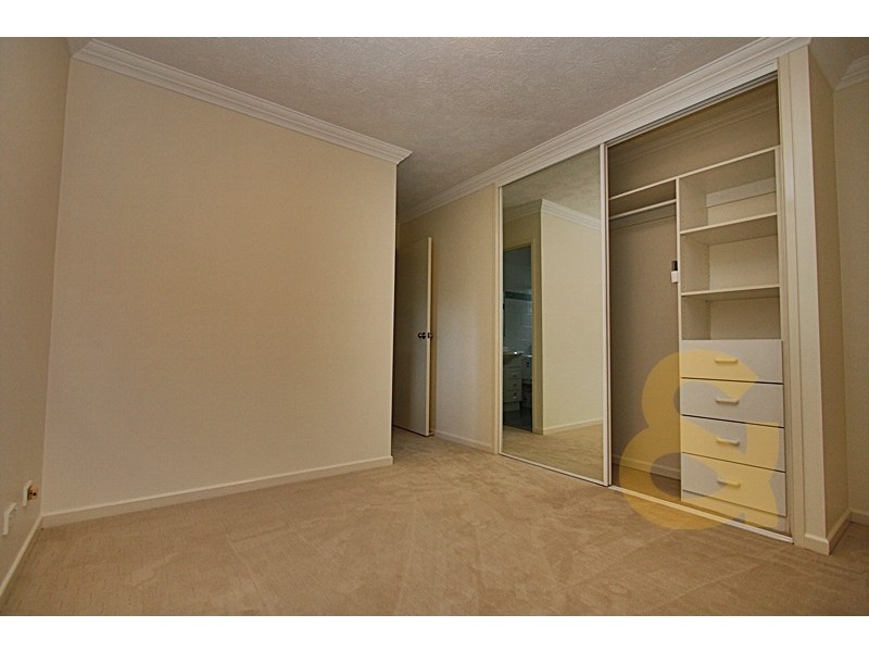 15 Dansie Street, Greenslopes QLD 4120