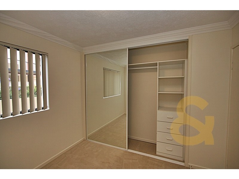 15 Dansie Street, Greenslopes QLD 4120