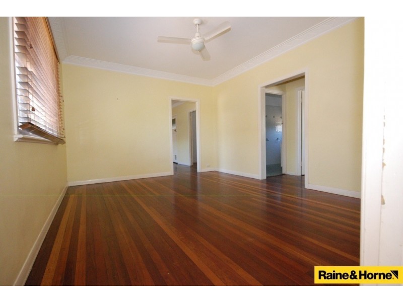 136 Norman Avenue, Norman Park QLD 4170