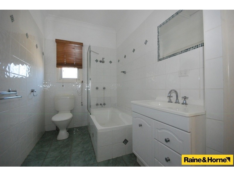 136 Norman Avenue, Norman Park QLD 4170