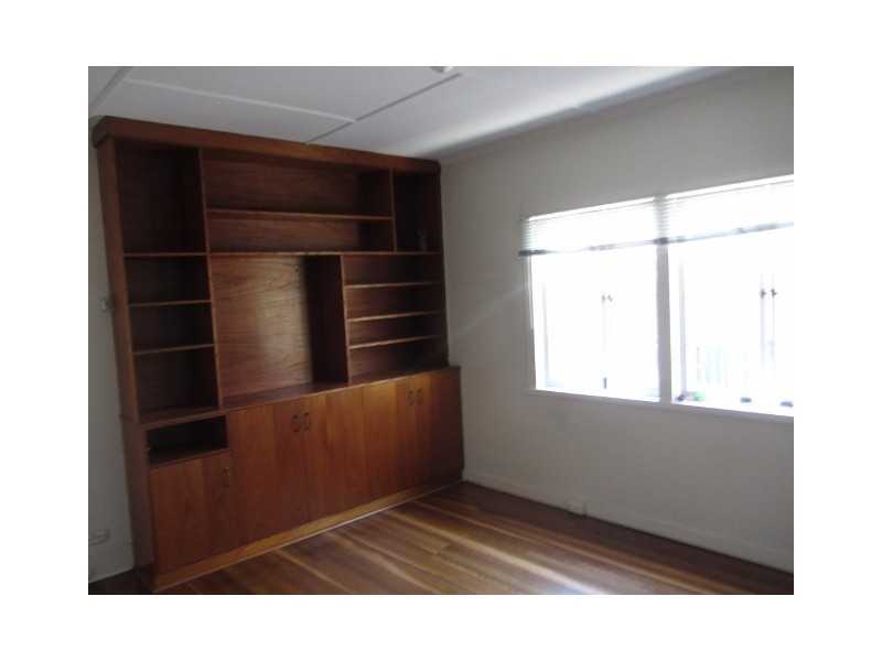 21 Burns Parade, Chapel Hill QLD 4069