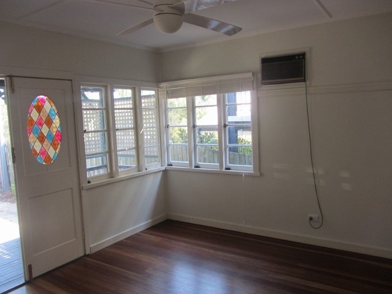 21 Burns Parade, Chapel Hill QLD 4069