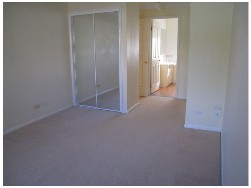 90 Oakleaf Street, Eight Mile Plains QLD 4113