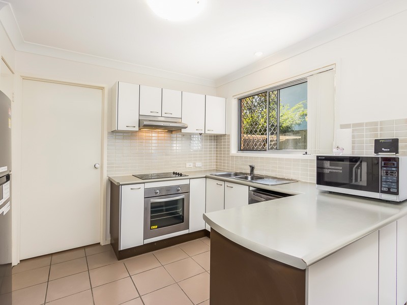 210 Government Road, Forest Lake QLD 4078