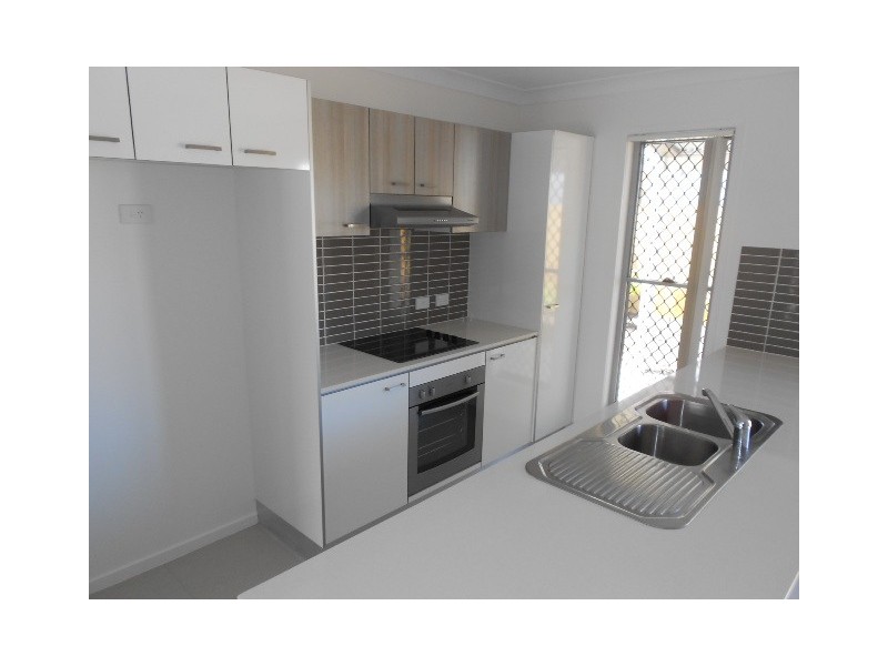 27/1 Gumview Street, Albany Creek QLD 4035