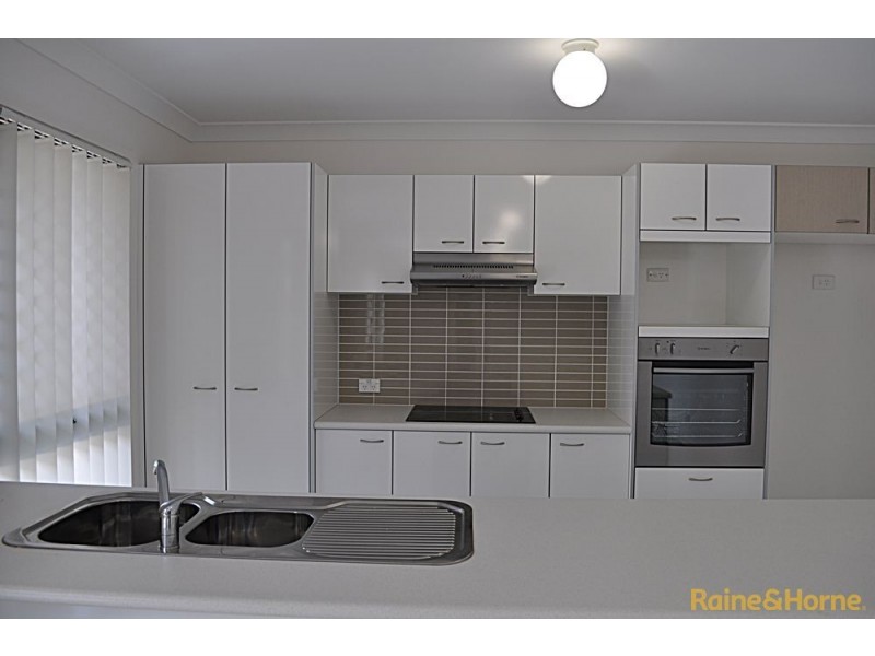 19 Platinum Place, Oxley QLD 4075