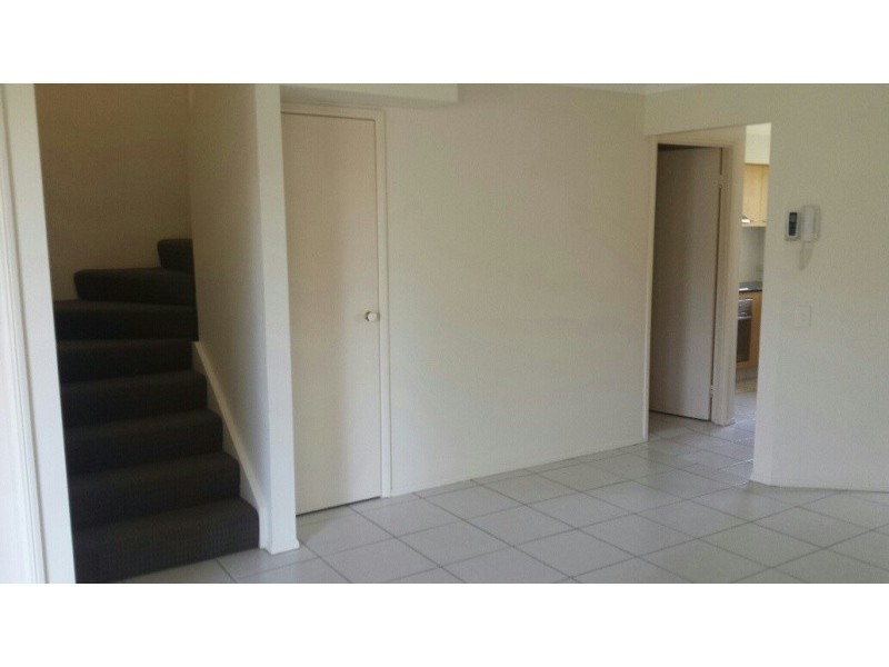 26 / 2 Bos Drive, Coomera QLD 4209