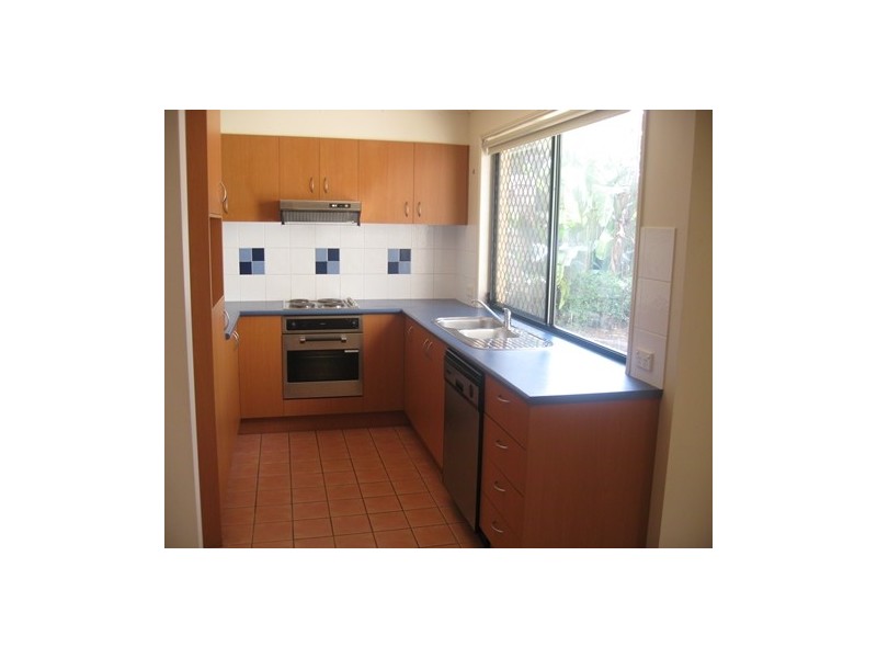 16 Violet Close, Eight Mile Plains QLD 4113