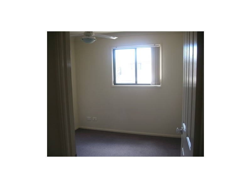 16 Violet Close, Eight Mile Plains QLD 4113