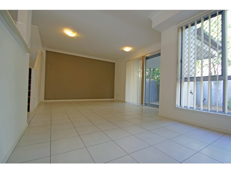2 Meadowbrook Drive, Meadowbrook QLD 4131