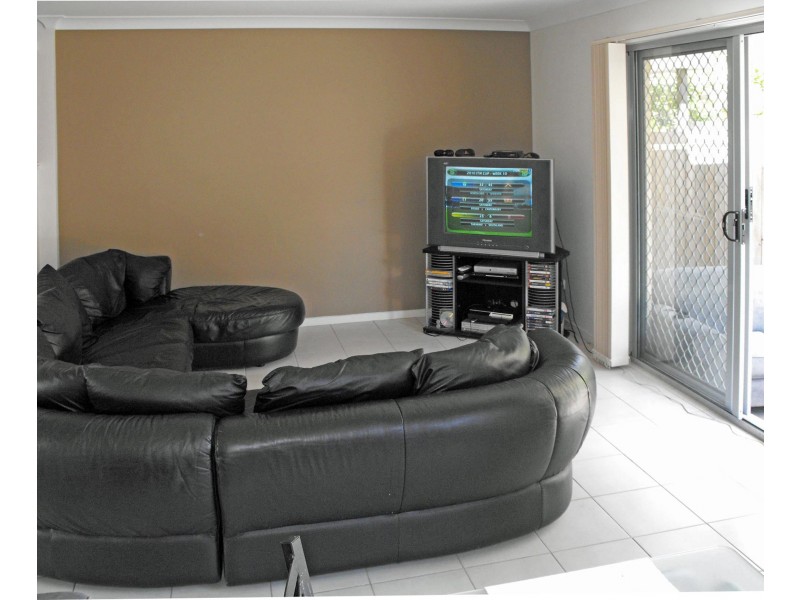 2 Meadowbrook Drive, Meadowbrook QLD 4131