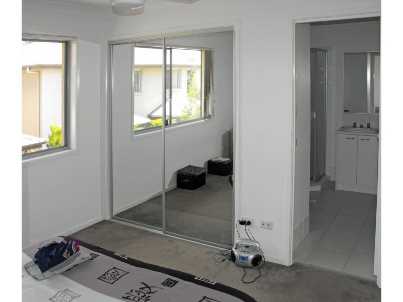 2 Meadowbrook Drive, Meadowbrook QLD 4131