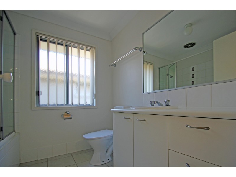2 Meadowbrook Drive, Meadowbrook QLD 4131
