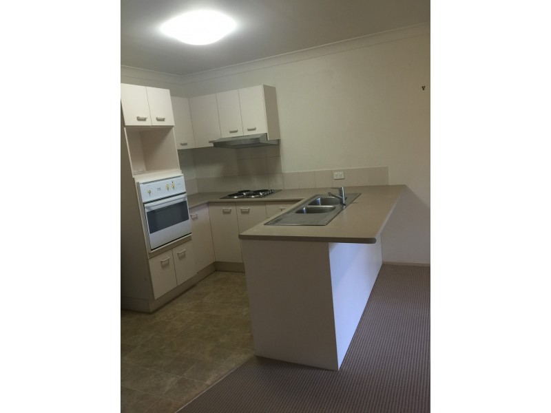 15 Simpsons Road, Elanora QLD 4221
