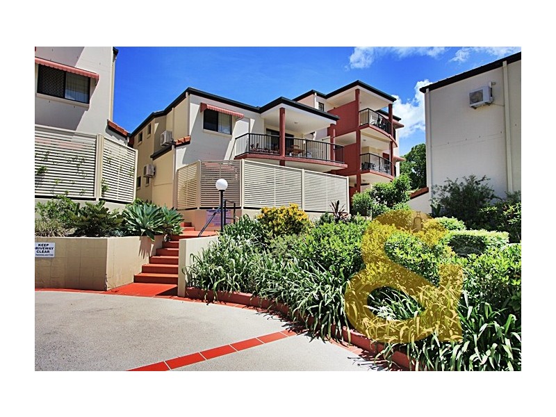 15 Dansie Street, Greenslopes QLD 4120