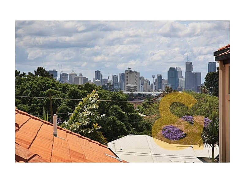 15 Dansie Street, Greenslopes QLD 4120