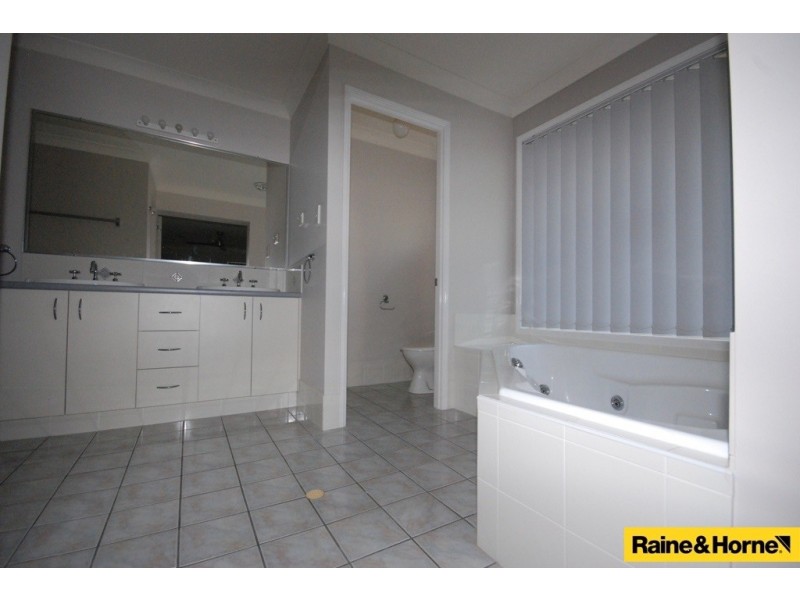 137 Wendouree Crescent, Westlake QLD 4074