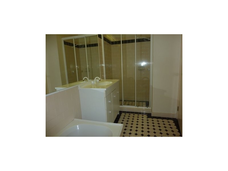 54-75 Brown Street, Labrador QLD 4215