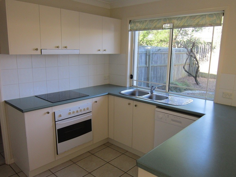 8 GEMVIEW ST, Calamvale QLD 4116