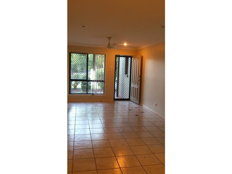 3/7 Nev Close, Wishart QLD 4122