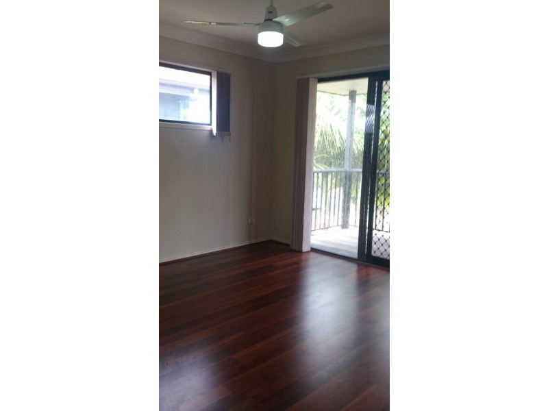 3/7 Nev Close, Wishart QLD 4122
