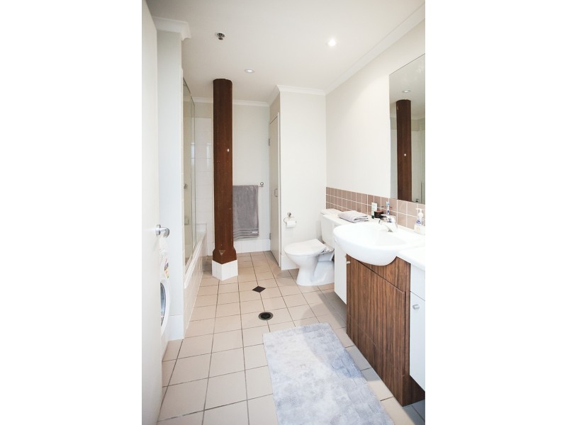 54 Vernon Tce, Teneriffe QLD 4005