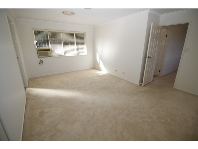 2 Red Gum Cres, Wakerley QLD 4154