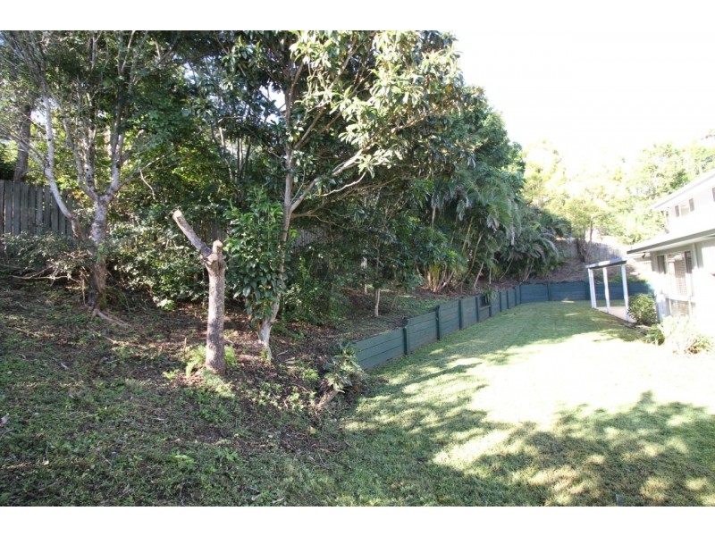 2 Red Gum Cres, Wakerley QLD 4154