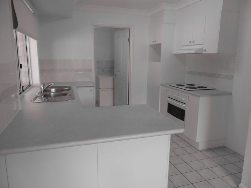 90 Oakleaf Street, Eight Mile Plains QLD 4113