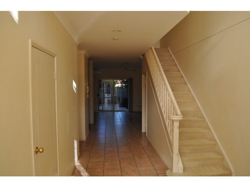 60 Caseys Rd, Hope Island QLD 4212