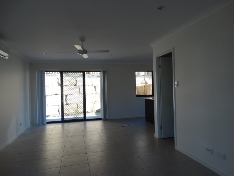14 Lincoln Parade, Springfield Lakes QLD 4300