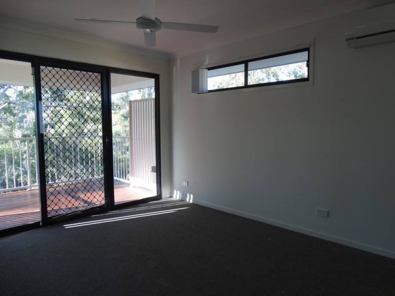 14D Lincoln Parade, Springfield Lakes QLD 4300