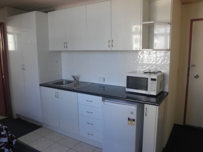 501/2 Barney Street, Southport QLD 4215