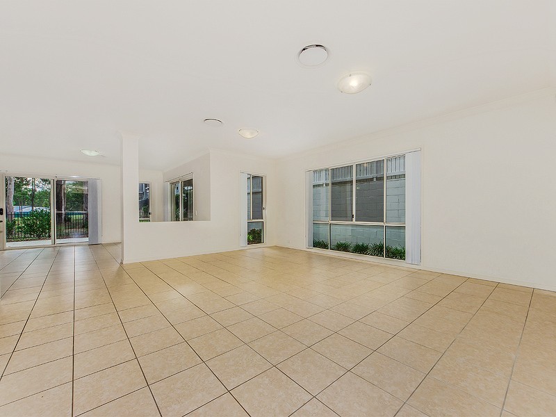 9 Fairway Court, Mount Ommaney QLD 4074